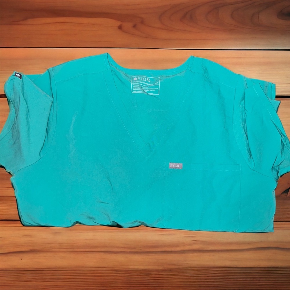 Figs Women’s Catarina One Pocket Top in XXL